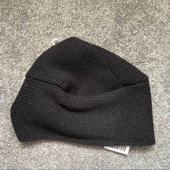 Urban Outfitters Winter Hat - Picture 4 of 4